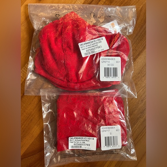 Calvin Klein Underwear I Heart You Set 32DD + S - Picture 3 of 11